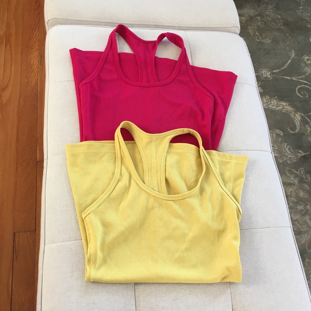Nike tanks size xs